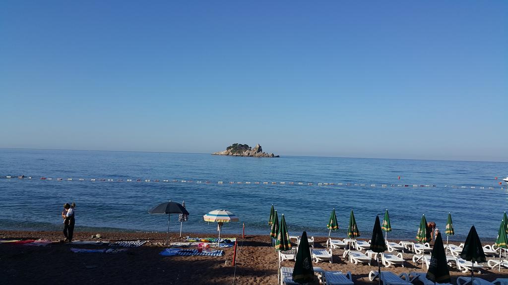 Apartments Mtv Petrovac Екстер'єр фото